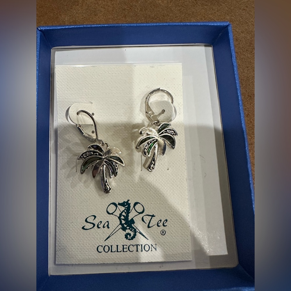 Silver Tone Palm Tree Jewelry Set - Picture 3 of 3